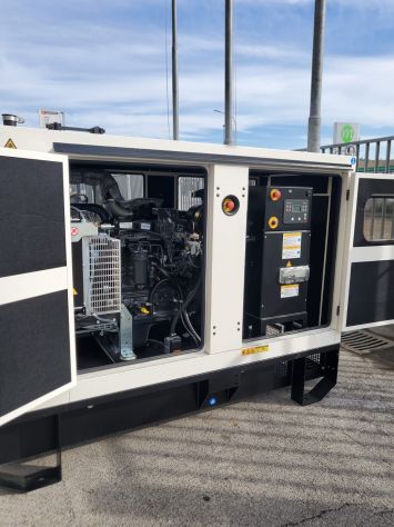 gruppo elettrogeno nuovo con motore fpt -aifo kv 60 a 1500 giri con alternatore - Foto 2