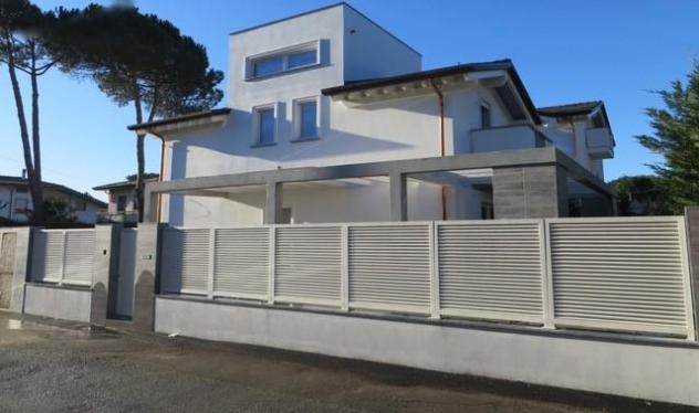 casa indipendente in vendita a Montignoso in zona Cinquale