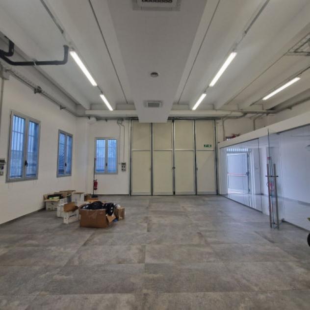 Immobile di 440 m² con più di 5 locali in affitto a Garbagnate Milanese - Foto 4