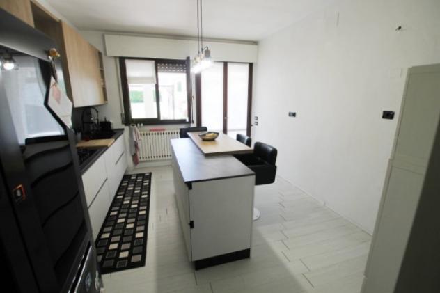 Villa di 380 m² con più di 5 locali e box auto doppio in affitto a Padova - Foto 8