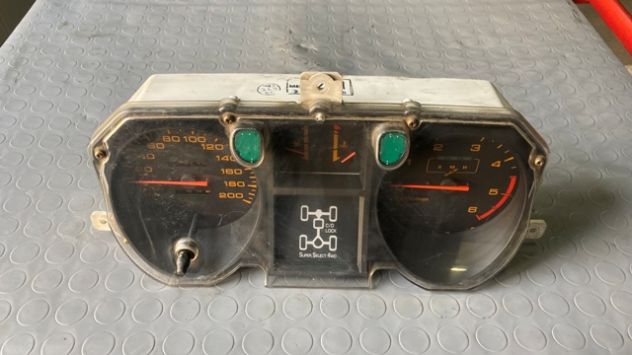 Quadro strumenti Mitsubishi Pajero 2.5TD del 1993 (MB832131)