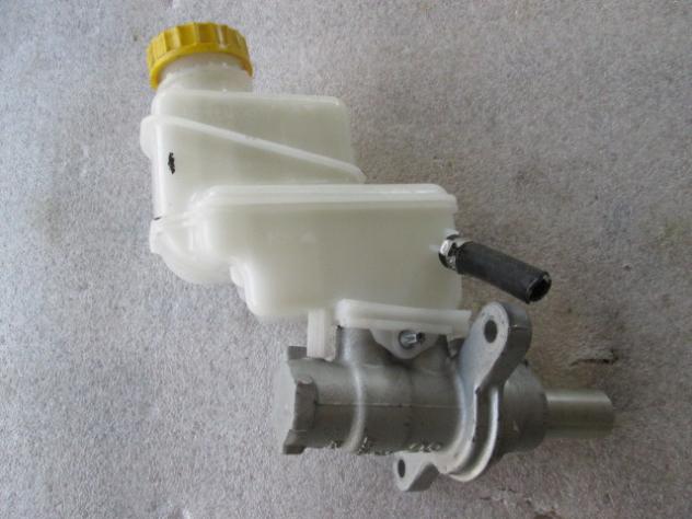 9949305 VASCHETTA POMPA COMANDO FRENI  FIAT IDEA 1.4 B 57KW 5M 5P (2007) RICAMBIO USATO 0204Y24147