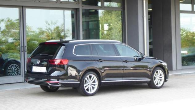 VOLKSWAGEN Passat Variant 2.0 TDI SCR 190 CV DSG Highline BMT rif. 23922446 - Foto 3