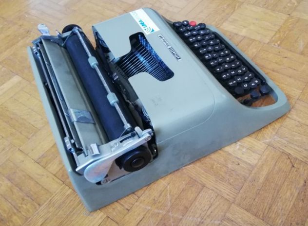 Macchina per scrivere meccanica Olivetti Studio 44 - Foto 2