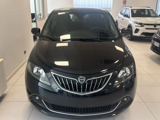Lancia Ypsilon 1.0 70cv Firefly Hybrid S&S Gold - Foto 2