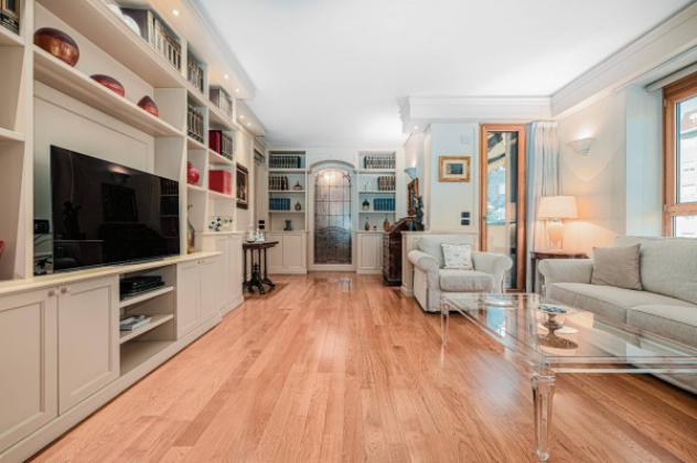 Appartamento di 200 m² con 5 locali e box auto in vendita a Milano - Foto 3