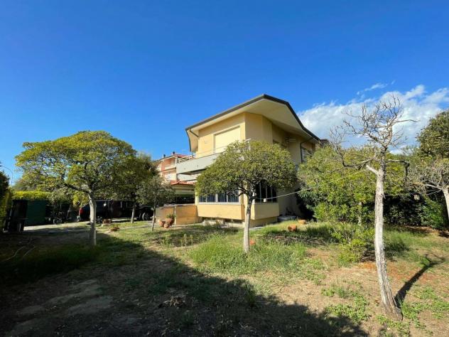 Villa in vendita a Marina di Pietrasanta - Pietrasanta 180 mq Rif: 1063910