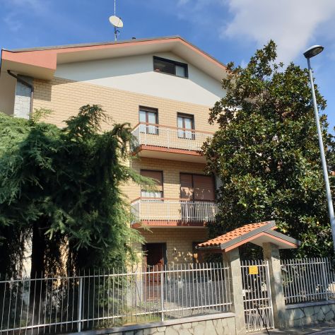 Collegno Terracorta Appartamento trilocale arredato