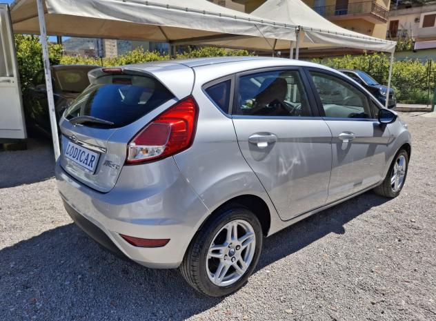 Ford Fiesta 1.5 TDCi 75CV 5 porte Titanium - Foto 5