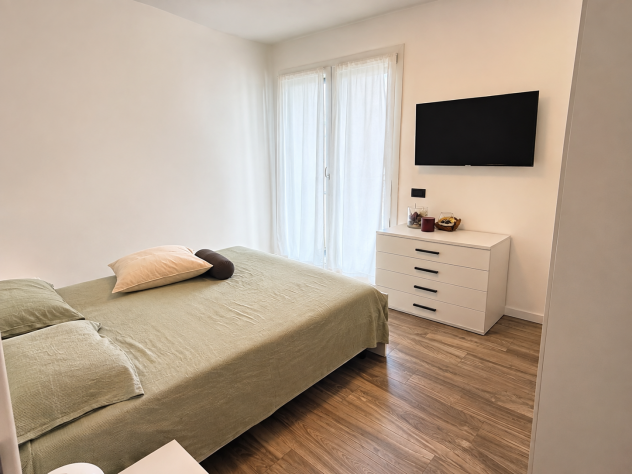 Trilocale vista lago in nuovo residence con piscina - Foto 6