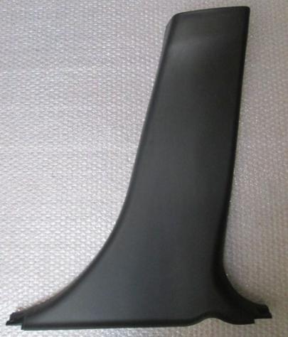 BP4K68220 RIVESTIMENTO MONTANTE INTERNO CENTRALE DESTRO MAZDA 3 1.6 D 80KW 5M 5P (2005) RICAMBIO USATO