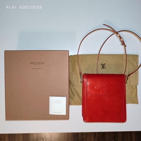 Pochette rossa in pelle Louis Vuitton - Foto 9