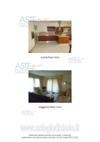 IMMOBILI-IMMOBILE RESIDENZIALE-S.R. 148 PONTINA KM. 94,728 - Foto 10