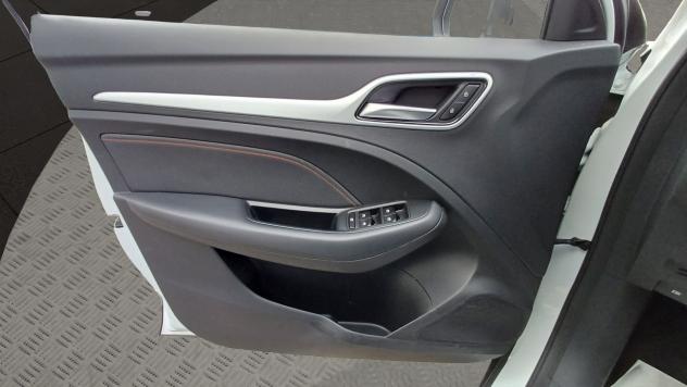 MG ZS 1.0T-GDI Luxury Auto - Foto 7