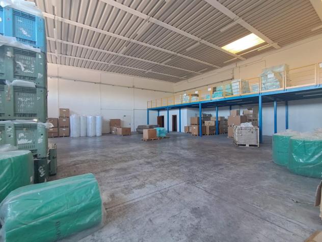Capannone industriale in vendita a Buti 730 mq Rif: 1453397
