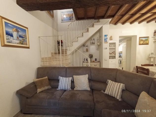 In centro storico , appartamento con ingresso indipendente e giardino privato .
Recente ristrutturazione completa . - Foto 19