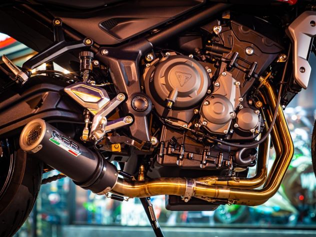 Triumph Trident 660 portatarga Lightech serbatoio supporti cavalletti frecce - Foto 10
