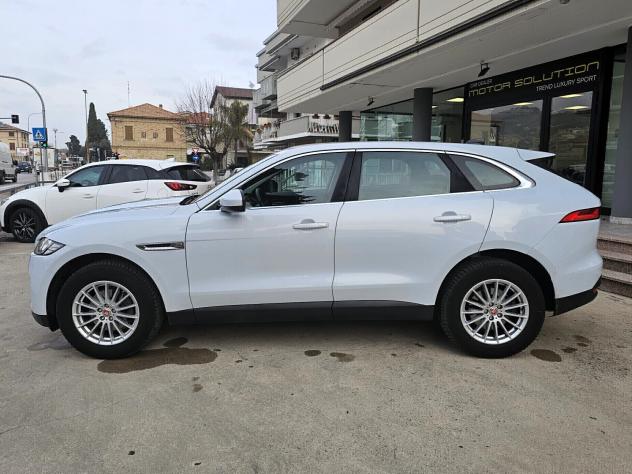 Jaguar F-Pace 2.0 D 180 CV AWD aut. Pure - Foto 4