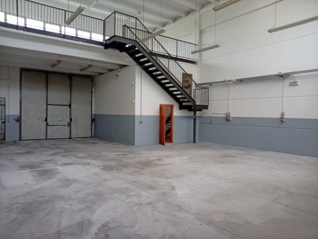 Immobile di 299 m² con 1 locale in affitto a Carpi - Foto 3
