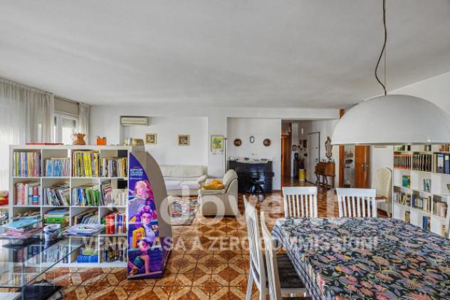 Appartamento di 210 m² con 5 locali e box auto doppio in vendita a Novara - Foto 9