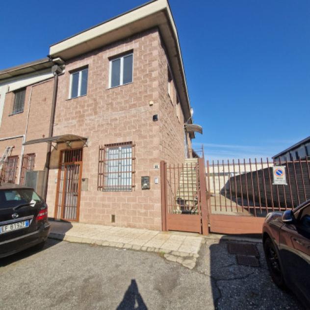 Immobile di 110 m² con 2 locali in affitto a Rho