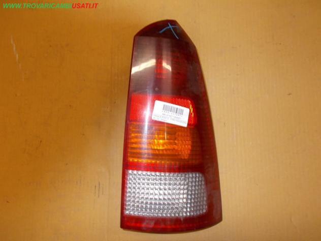 FANALE POST.D. FORD FOCUS (CAK) 3p / 5p / Wagon  Parti elettriche  Fanaleria  Fanali  Fanale post. sx. FORD - FOCUS - 01-11-2001 - 01-11-2004