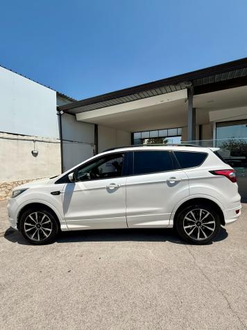 Ford Kuga 1.5 TDCI 120 CV S&S 2WD ST-Line - Foto 8