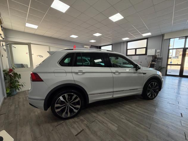 Volkswagen Tiguan 2.0 BiTDI SCR DSG 4MOTION Advanced R-Line BMT GANCIO TRAINO ELETTRICO - Foto 4