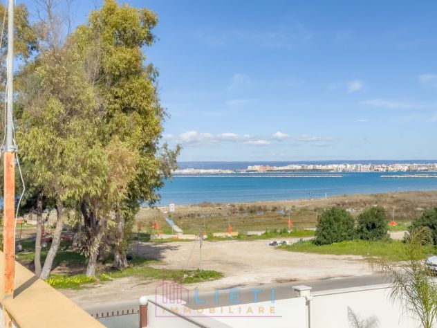Villino indipendente fronte mare a San Vito Taranto