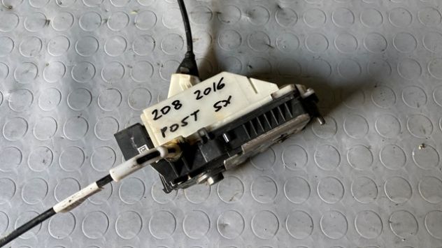 Chiusura centralizzata posteriore SX Peugeot 208 del 2016 (9812501280) - Foto 2