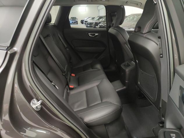 Volvo XC60 Recharge T6 Plug-in AWD auto Plus Dark Tetto Pelle Navi 19” - Foto 7