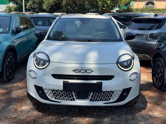 FIAT 600 LA PRIMA Hybrid 1.2cc 100cv AUT. CAMERA POST. NAVI rif. 23992720 - Foto 2