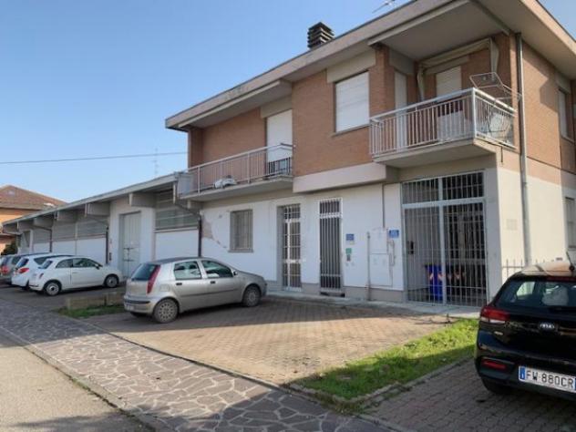 Immobile di 530 m² con più di 5 locali in vendita a Novi di Modena