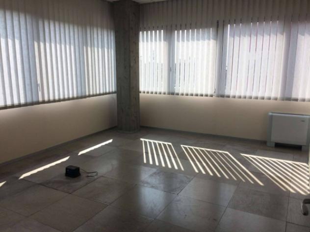 Immobile di 800 m² con più di 5 locali in affitto a Andezeno - Foto 4