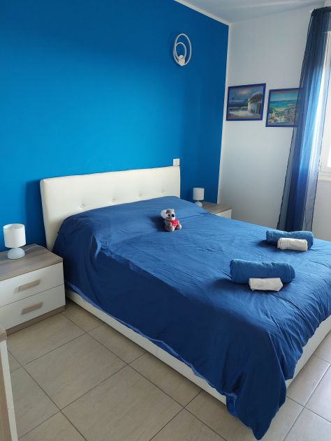 CAMERA SINGOLA CON LETTO MATRIMONIALE IN TRILOCALE RISTRUTTURATO - Foto 5