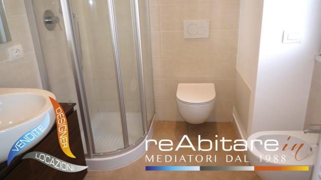 Elegante ed ampio TRILOCALE con arredi e finiture di pregio - Foto 12