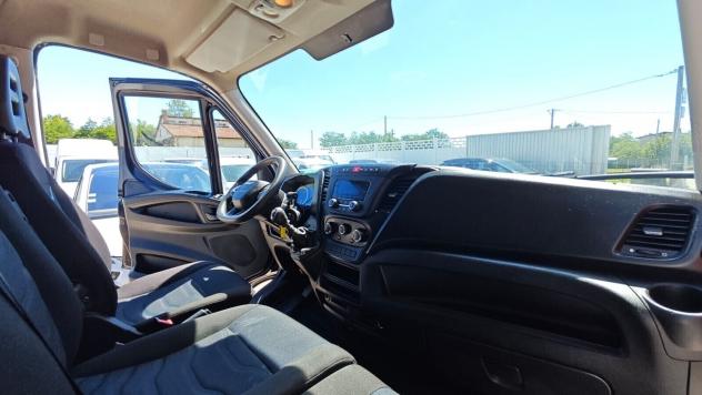Iveco Daily 35S18HA8V 3.0 HPT PM-TN Furgone Hi-Matic - Foto 10
