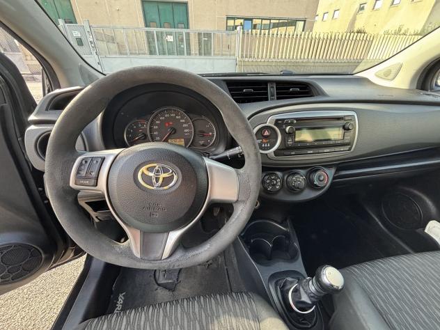 Toyota Yaris Yaris 5p 1.4 d-4d Lounge - Foto 9