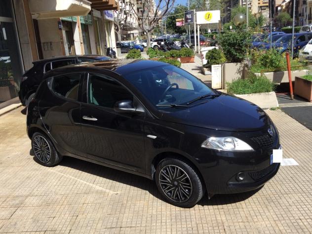 Lancia Ypsilon 1.0 FireFly 5 porte S&S Hybrid Gold - Foto 2