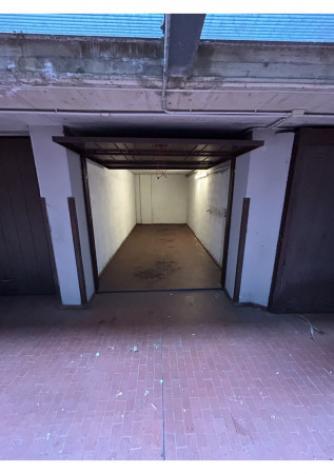 Box / Garage di 15 m² in vendita a Cinisello Balsamo