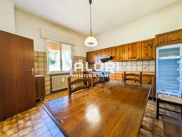 CASA INDIPENDENTE SU 3 LATI CON GIARDINO E CAPANNONE - Foto 8