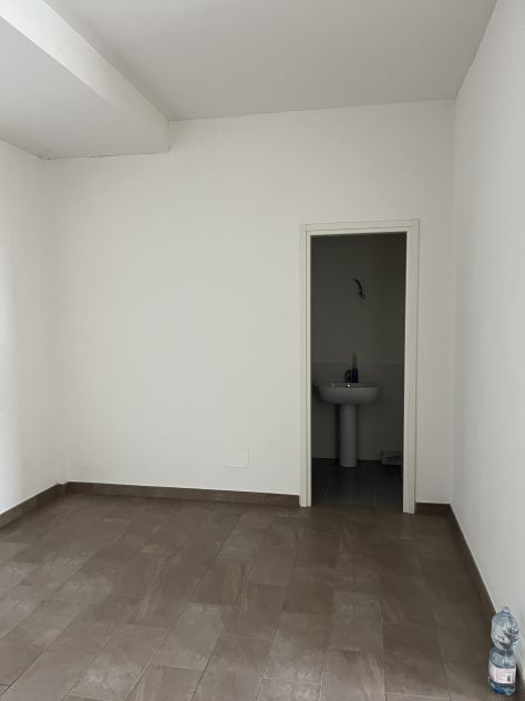 Vendita Privato Locale Commerciale Montepulciano - mq 89 - Foto 5