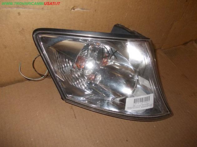 FANALINO ANT.D. MAZDA MPV (LV)  Parti elettriche  Fanaleria  Proiettori  Fanalino comple