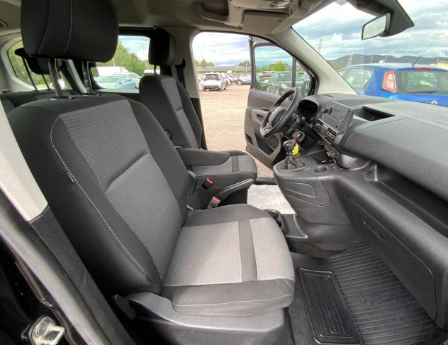 Toyota Proace City Verso 1.5D 130 CV S&S Short D Lounge - Foto 7