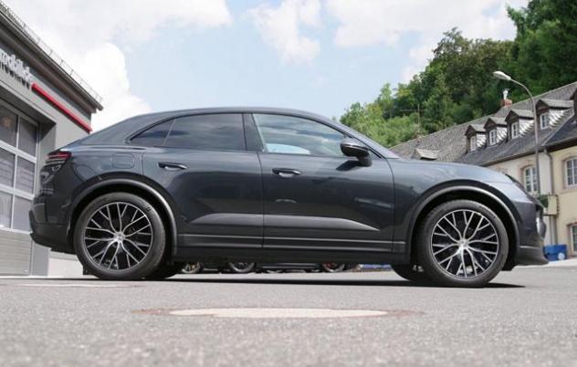PORSCHE Macan Ev 265KW (360HP) rif. 22733683 - Foto 6