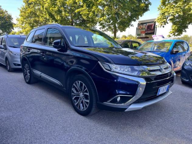 MITSUBISHI Outlander 2.2 DI-D 4WD Instyle Plus Navi 7 POSTI rif. 23808195 - Foto 2