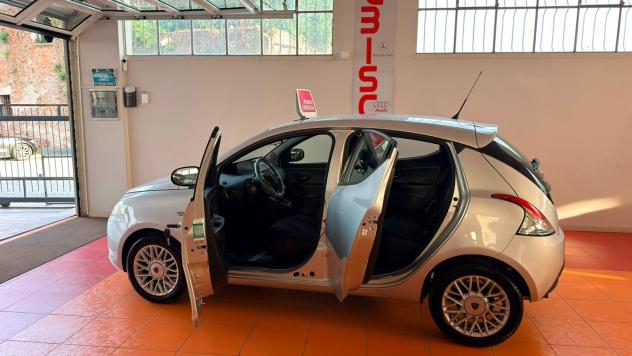 Lancia Ypsilon 1.2 69 CV 5 porte S&S Gold - Foto 9