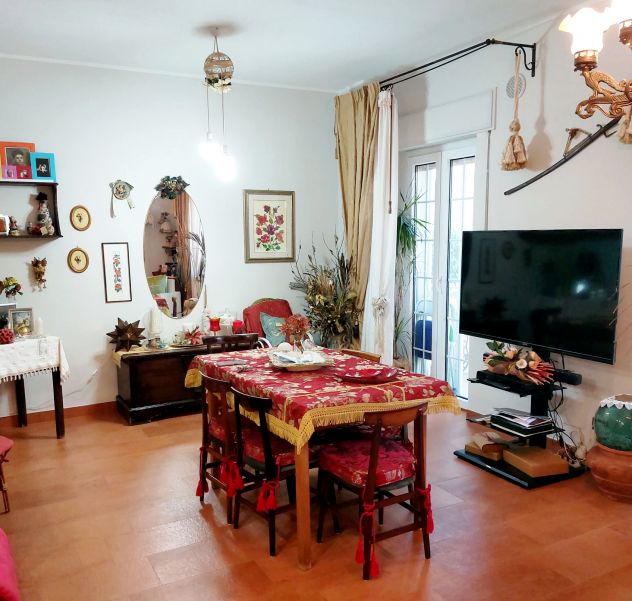 VENDESI APPARTAMENTO ARREDATO CANTINOLA PIAZZA DANTE - VENOSA - Foto 3