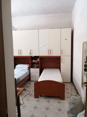 stanza singola o doppia davanti università centrale pavia per studentesse - Foto 7