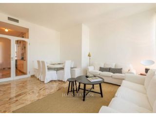 Appartamento di 150 m² con 5 locali in affitto a Milano